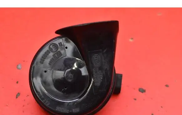 Volkswagen PASSAT B6 Horn signal 3C0951223