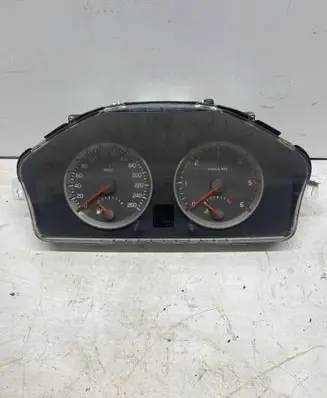 Volvo V50 Speedometer (instrument cluster) 8697035
