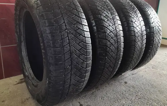 Volkswagen Transporter - Caravelle T4 R16 winter tire 