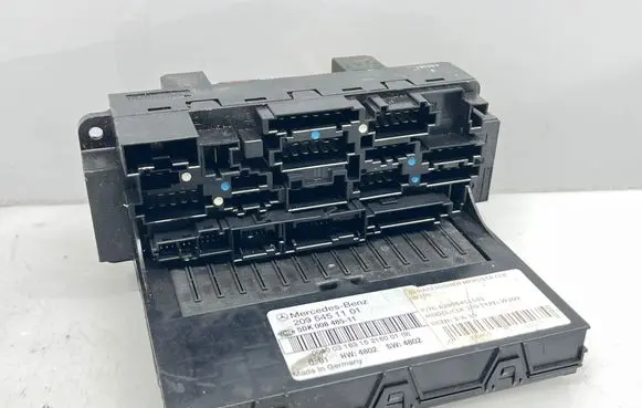 Mercedes-Benz CLK A209 C209 Fuse module 2095451101 5DK00848511