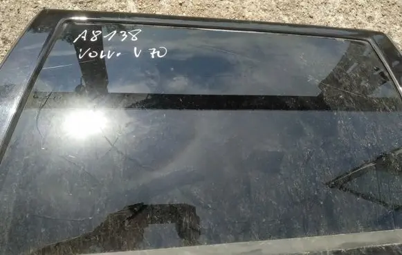 Volvo V70 Rear door window glass