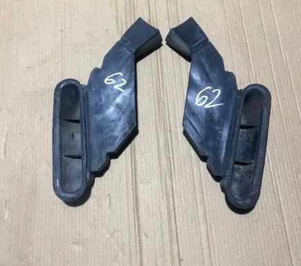 Mercedes-Benz 190 W201 Quarter panel pressure vent 2018310125 2018310225