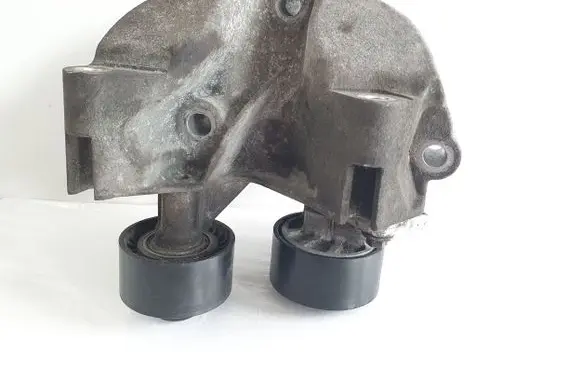 Opel Vivaro Generator/alternator bracket 117105508R 007421133 8200518424