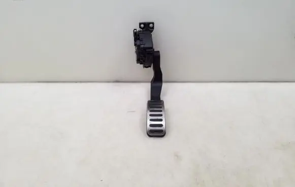 Volkswagen Phaeton Accelerator throttle pedal 3D1721503N