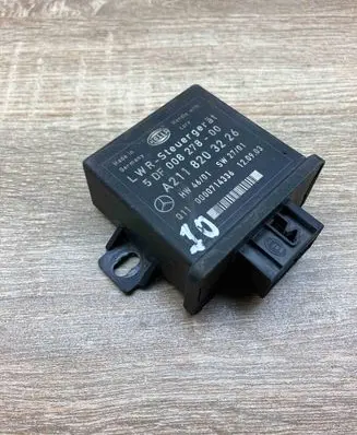 Mercedes-Benz E W211 Light module LCM A2118203226 5DF00827800 USED
