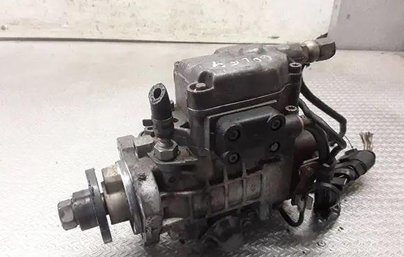 Volkswagen Golf IV Fuel injection high pressure pump 0460404977 038130107D