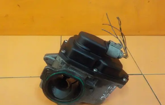 Audi A4 S4 B8 8K Throttle body valve 2MB44