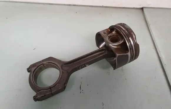 BMW 4 F32 F33 Piston with connecting rod 7624408 11247624408 11258606459