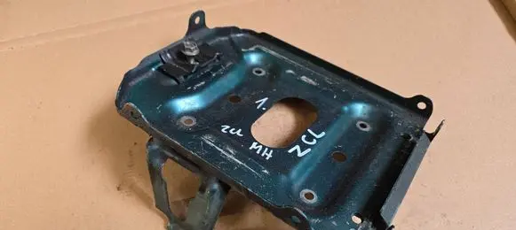 Suzuki Ignis Battery box tray 