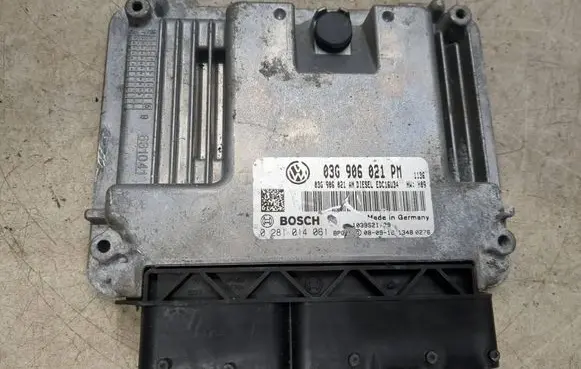 Volkswagen Touran I Engine control unit/module 03G906021PM 03G906021AN 0281014061