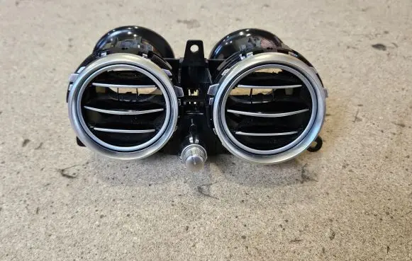 Mercedes-Benz E W213 Dash center air vent grill A2138307700