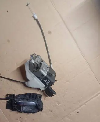 Peugeot 5008 Front door lock PSA32290 1519N044717