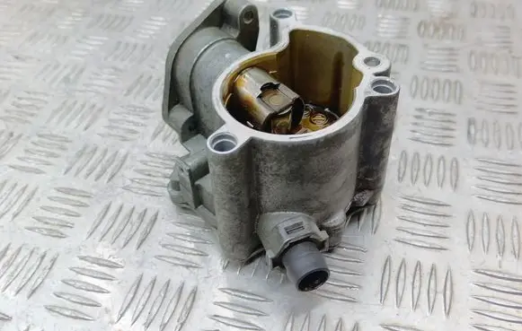 Volvo S60 Vacuum pump 31316143
