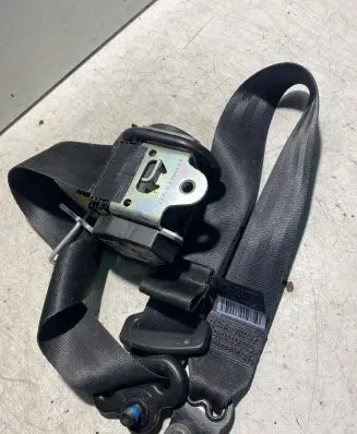 Ford Focus Front seatbelt BM5161295AAW 617231700