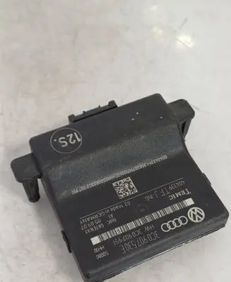 Volkswagen PASSAT B6 Gateway control module 3C0907530E 404339 3C0907951