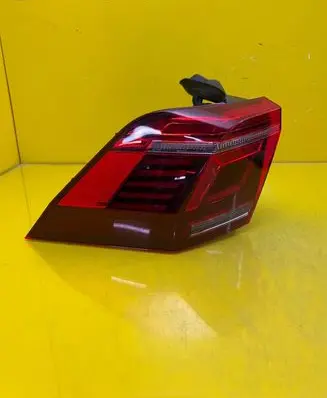 Volkswagen Tiguan Rear/tail lights 5NA945207J