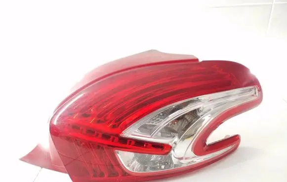 Peugeot 208 Rear/tail lights 9672628380