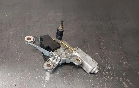 Volkswagen Golf IV Rear window wiper motor 1J6955711G