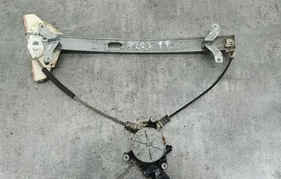 Honda Accord Front door window regulator with motor