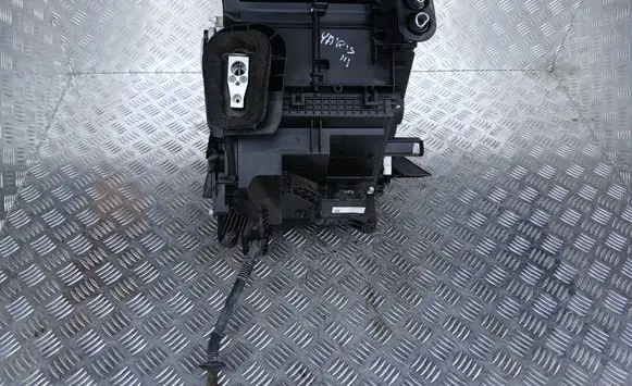 Toyota Yaris Interior heater climate box assembly 870500D581