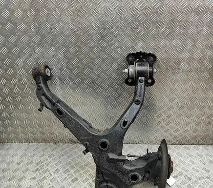 Opel Vivaro Rear wheel hub 9807505080