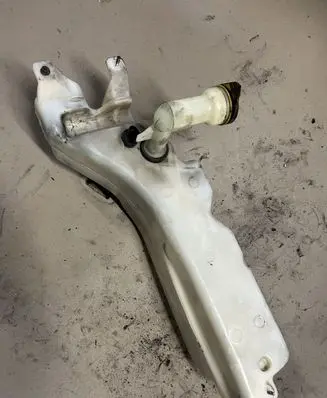 Opel Frontera B Windshield washer fluid reservoir/tank