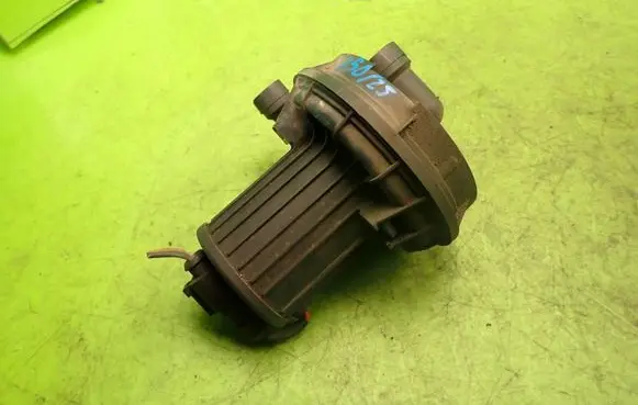 Audi A6 S6 C5 4B Secondary air pump 8D0906613C