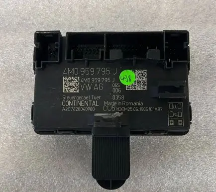 Audi Q7 4M Door control unit/module 4M0959795J