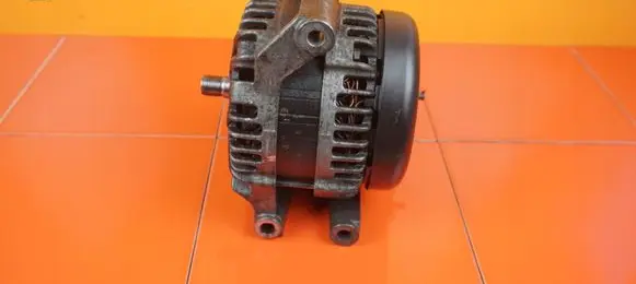 Opel Corsa E Generator/alternator 39007364 B13DTC