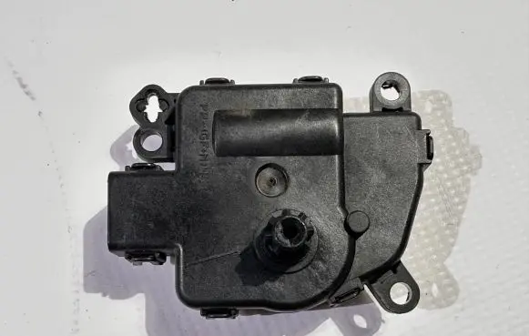 Ford Mustang V Air flap motor/actuator AR3319E616CB