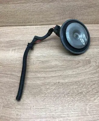 Opel Vectra C Horn signal 002952 33131 WITHPLUG