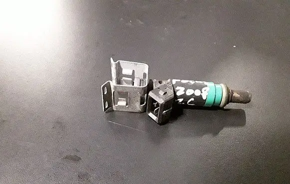 Ford Focus Fuel injector 98mfbc 9f593