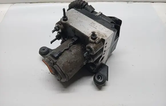 Audi A4 S4 B5 8D ABS Pump 8D0614111