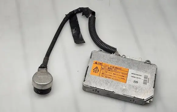 Subaru Outback Xenon control unit/module 84965AE020 3900020751