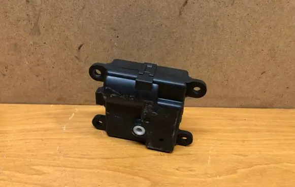 Subaru Impreza II Air flap motor/actuator 3B45030840 050908