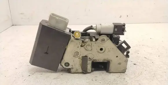 BMW 7 E38 Front door lock 8352165 40620751
