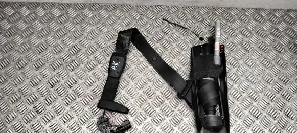 Volvo V70 Front seatbelt 39818701