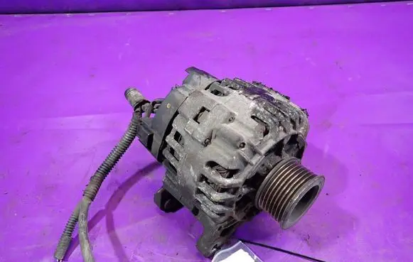 Renault Clio III Generator/alternator 