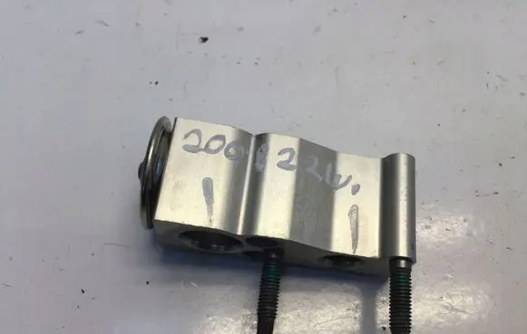 Peugeot 2008 II Air conditioning (A/C) expansion valve 7015011027