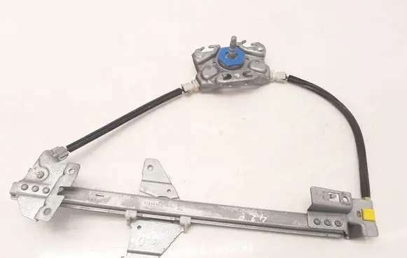 Rear door manual window regulator
