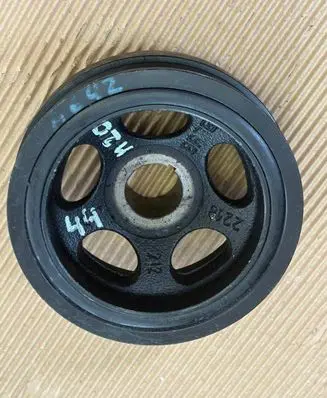 Mercedes-Benz E W212 Crankshaft pulley A6420300403