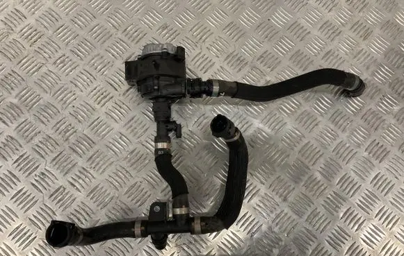 Citroen C4 III e-C4 Water pump 9827557880