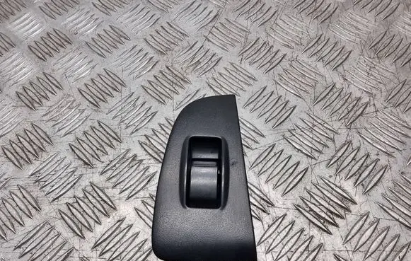 Toyota Avensis T250 Electric window control switch 7423105140