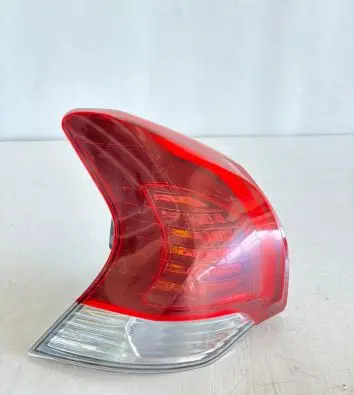 Peugeot 3008 I Rear/tail lights 9805510580