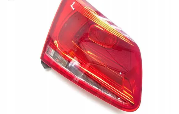 Volkswagen Touareg II Tailgate rear/tail lights 7P6945093A