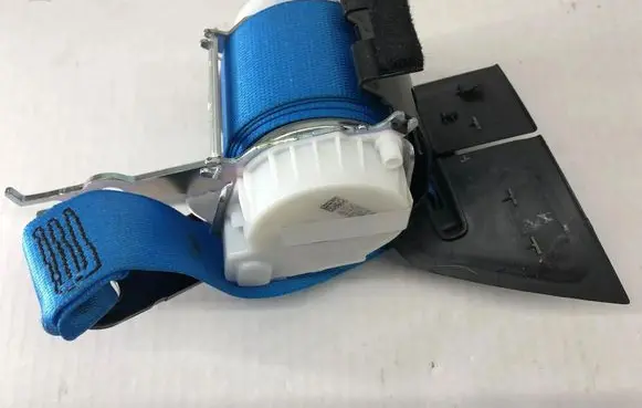 BMW i8 Rear seatbelt 