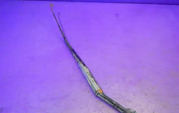 Hyundai Tucson JM Front wiper blade arm