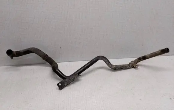 Volkswagen PASSAT B6 Engine coolant pipe/hose