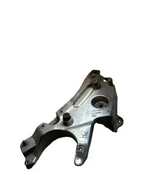 Volvo S90, V90 Fender mounting bracket 31378984