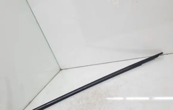 Porsche Taycan 9J1 Rubber seal front door window/glass 9J1837475